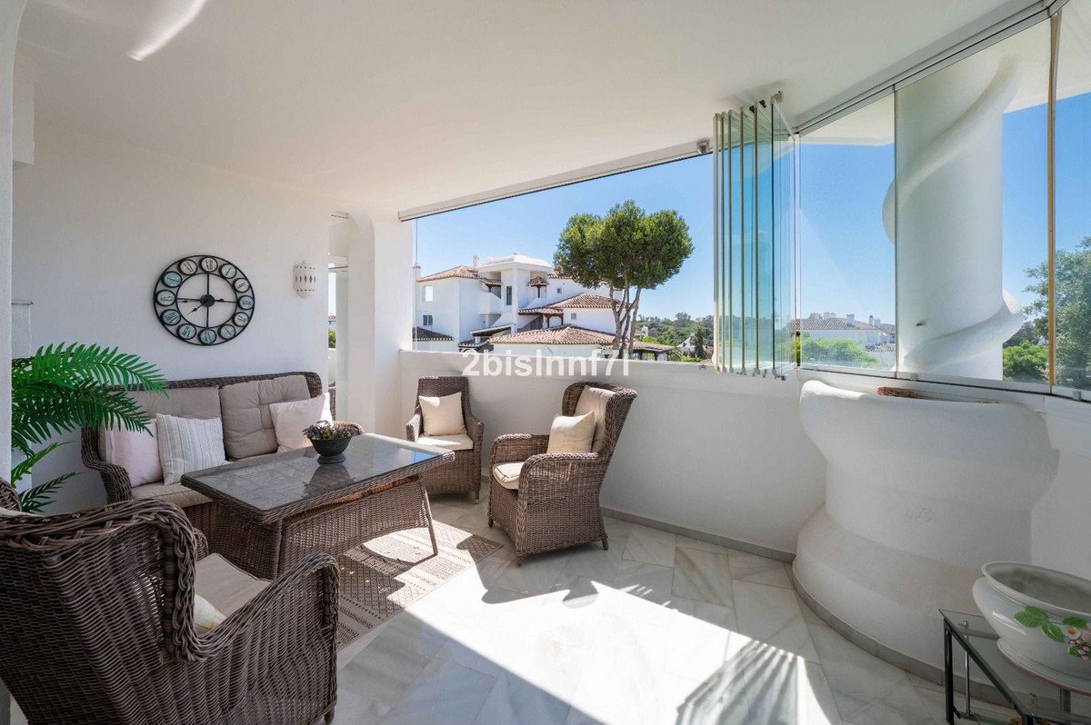 3 Bed Middle Floor Apartment in Elviria