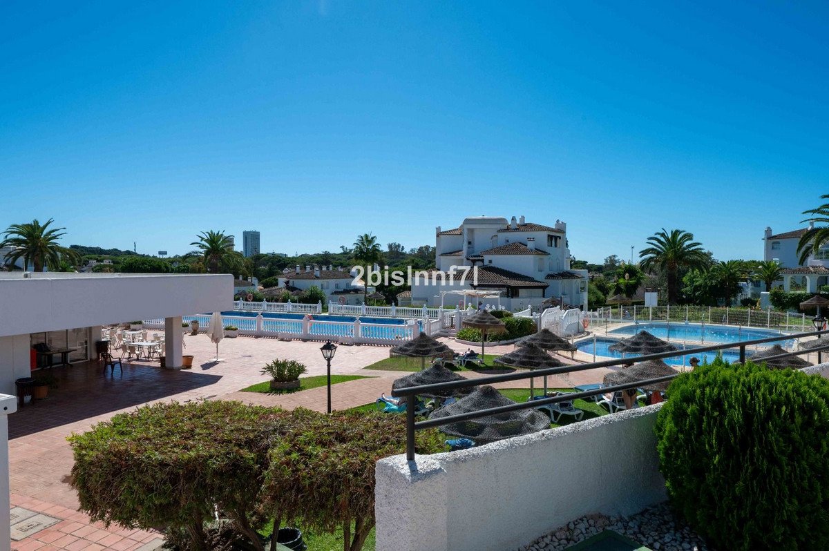 3 Bed Middle Floor Apartment in Elviria