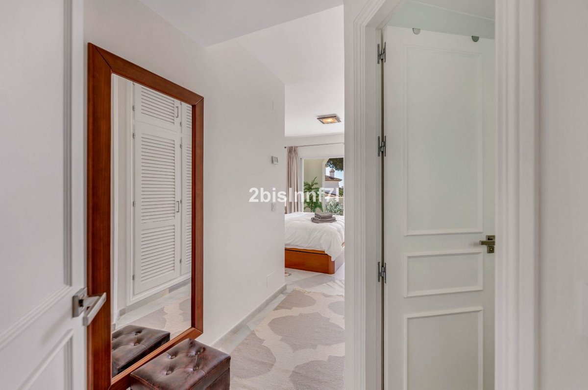 3 Bed Middle Floor Apartment in Elviria