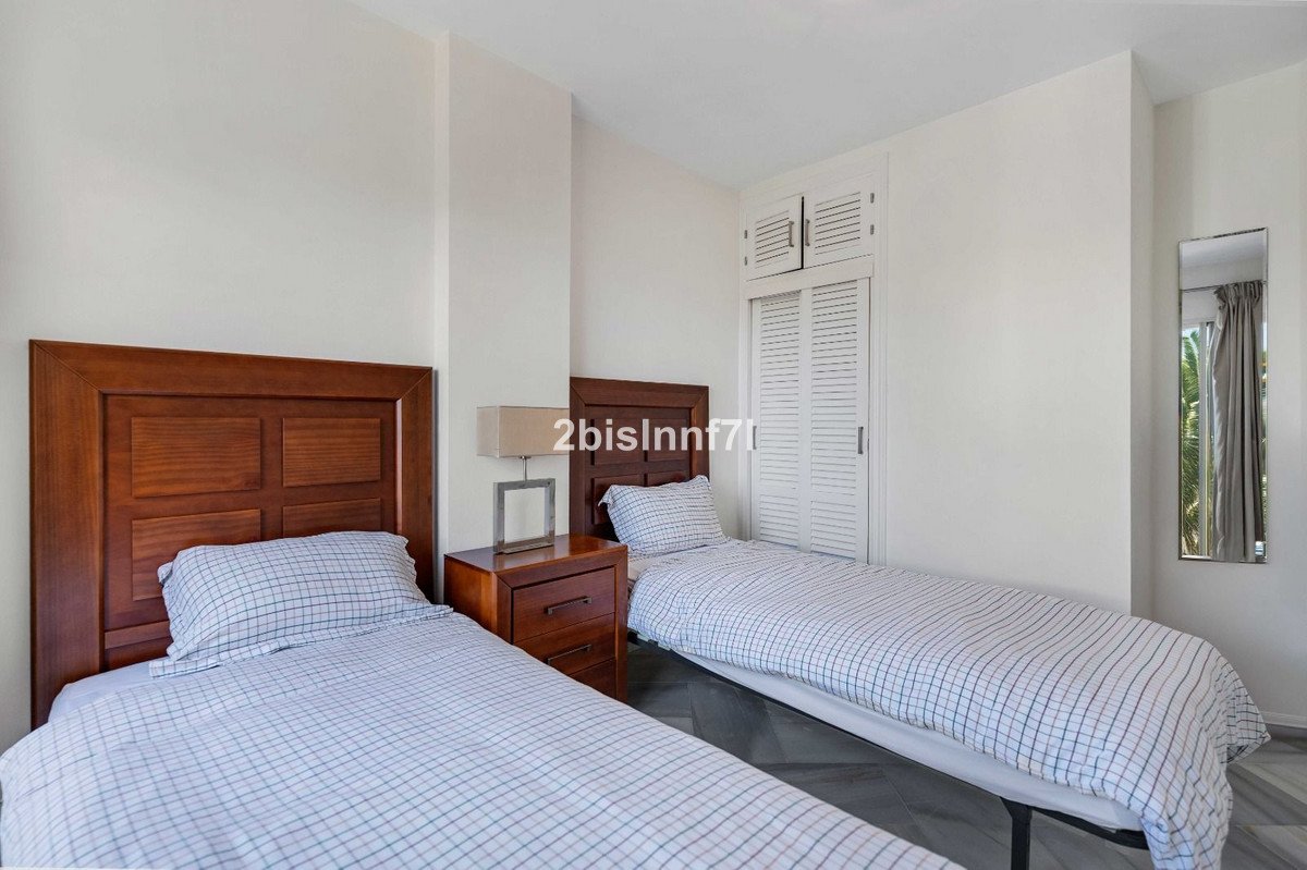 3 Bed Middle Floor Apartment in Elviria