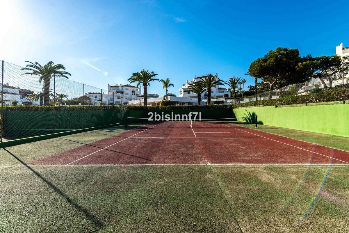 3 Bed Middle Floor Apartment in Elviria