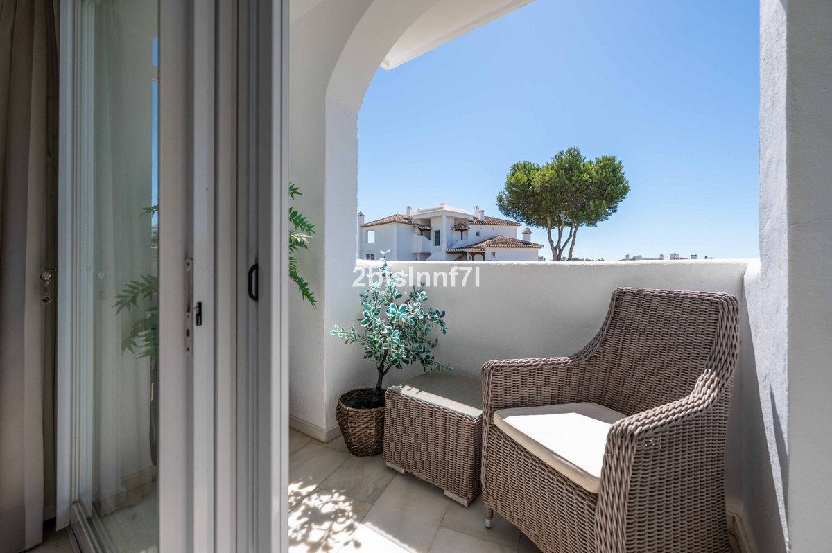 3 Bed Middle Floor Apartment in Elviria