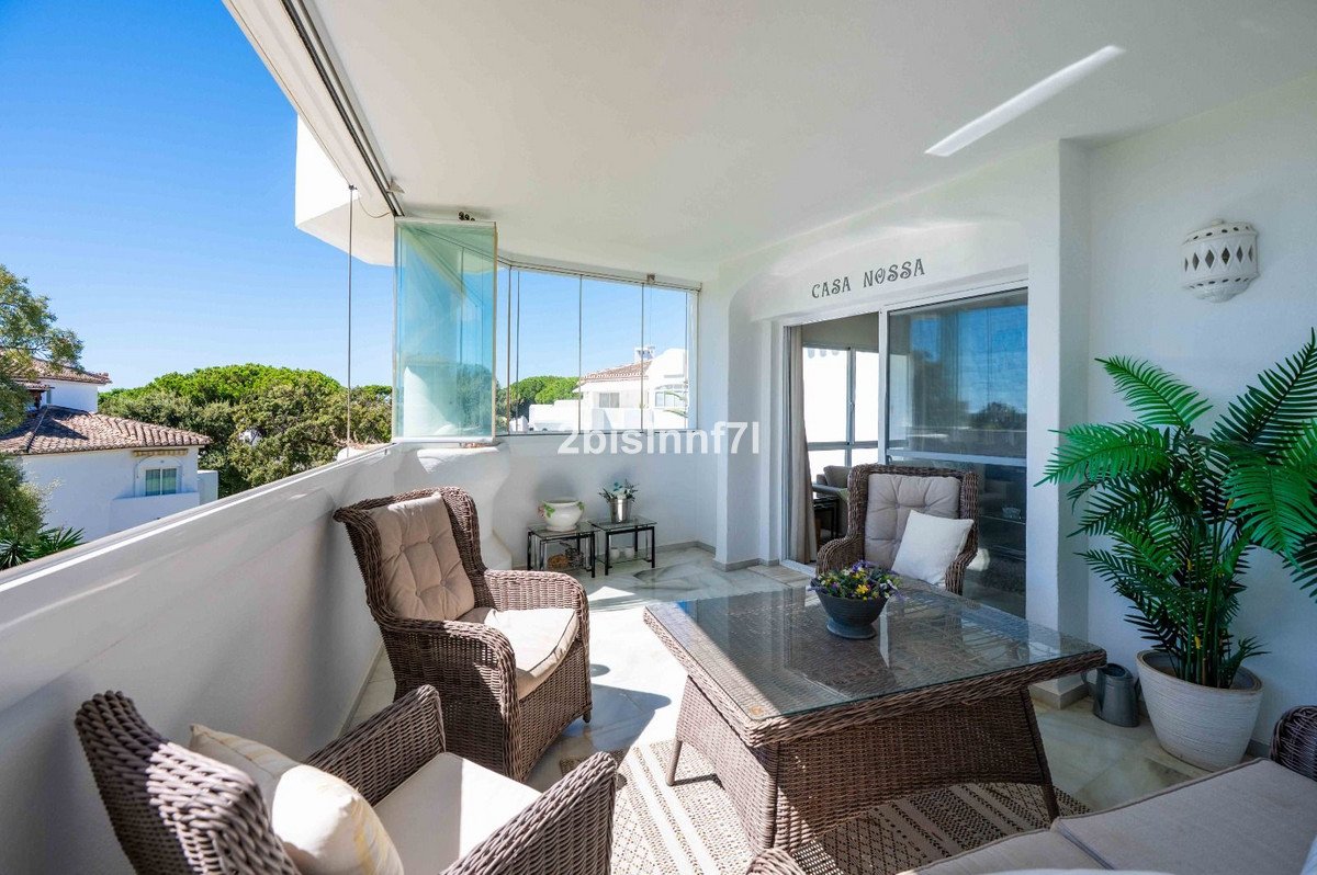 3 Bed Middle Floor Apartment in Elviria