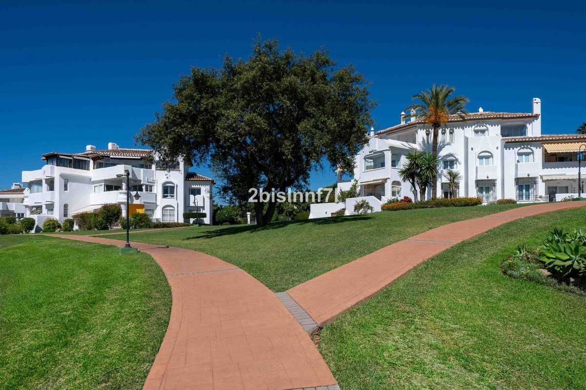 3 Bed Middle Floor Apartment in Elviria