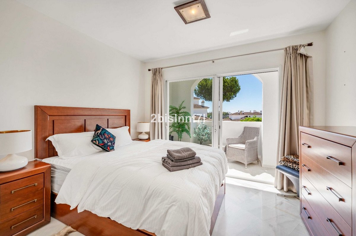 3 Bed Middle Floor Apartment in Elviria