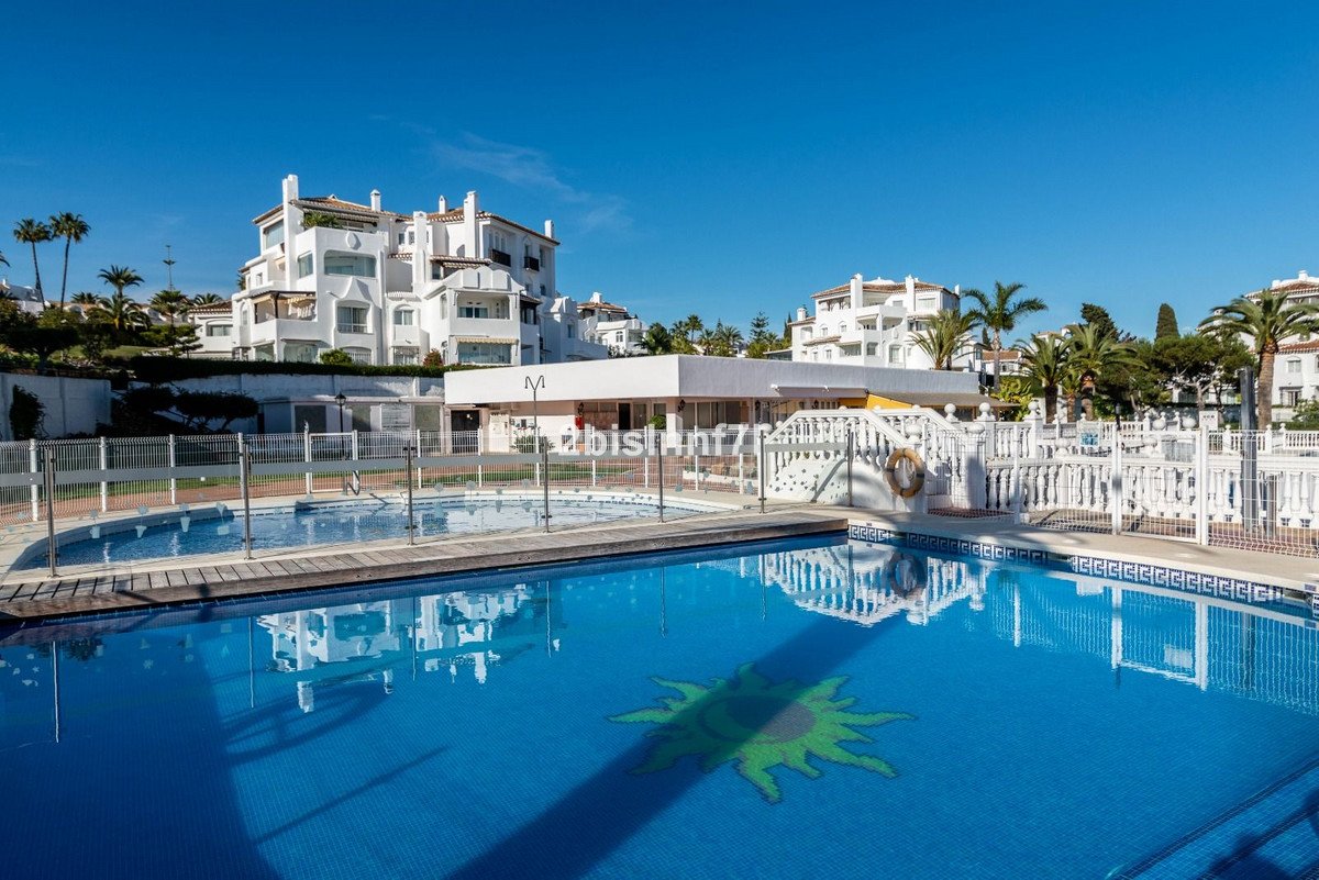 3 Bed Middle Floor Apartment in Elviria