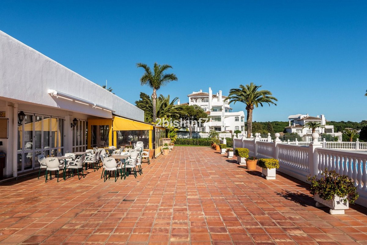 3 Bed Middle Floor Apartment in Elviria