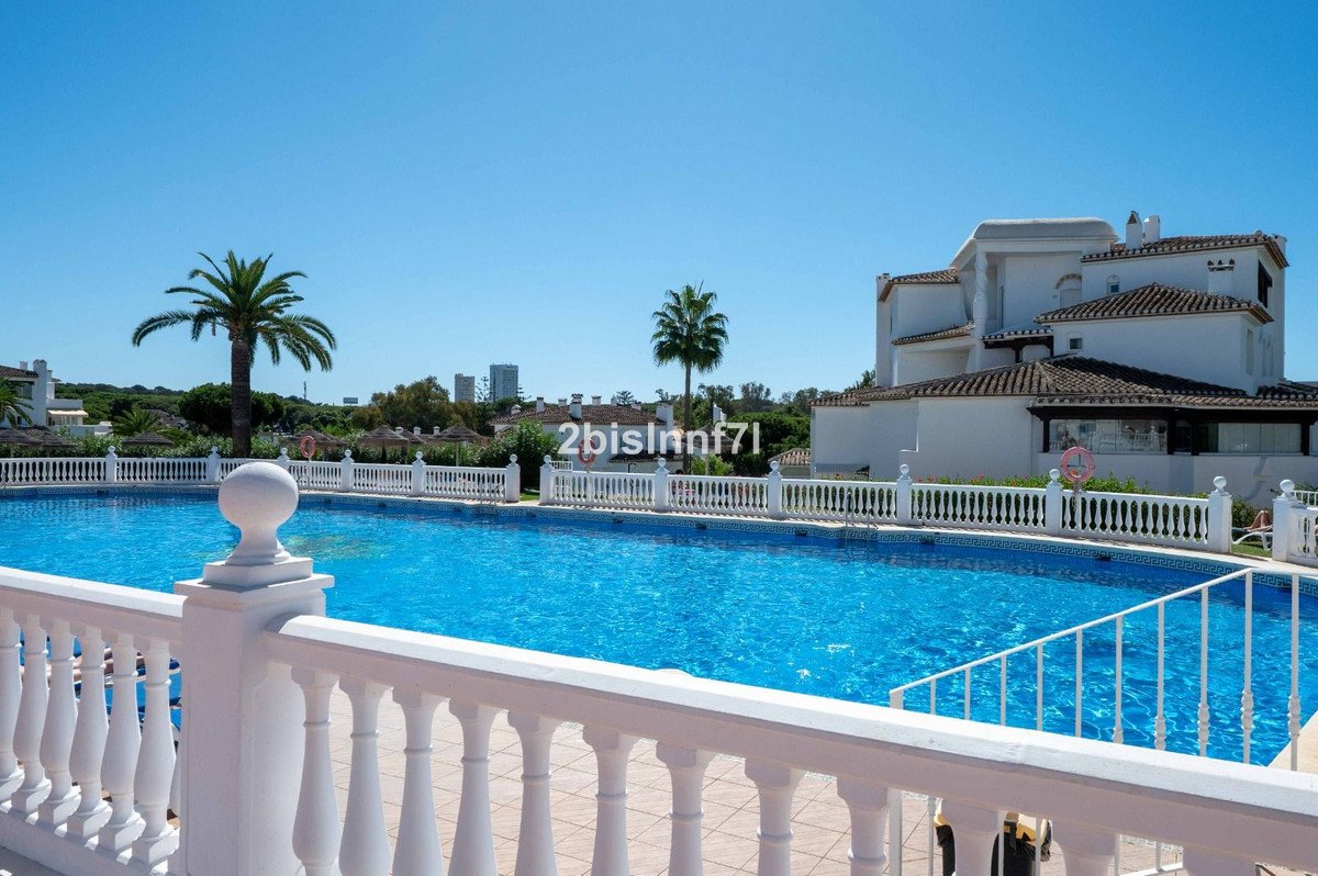 3 Bed Middle Floor Apartment in Elviria