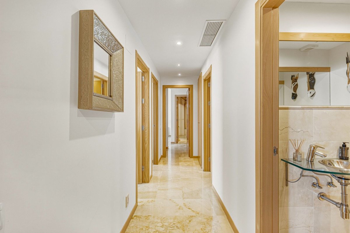 3 Bed Ground Floor Apartment in Altos de los Monteros