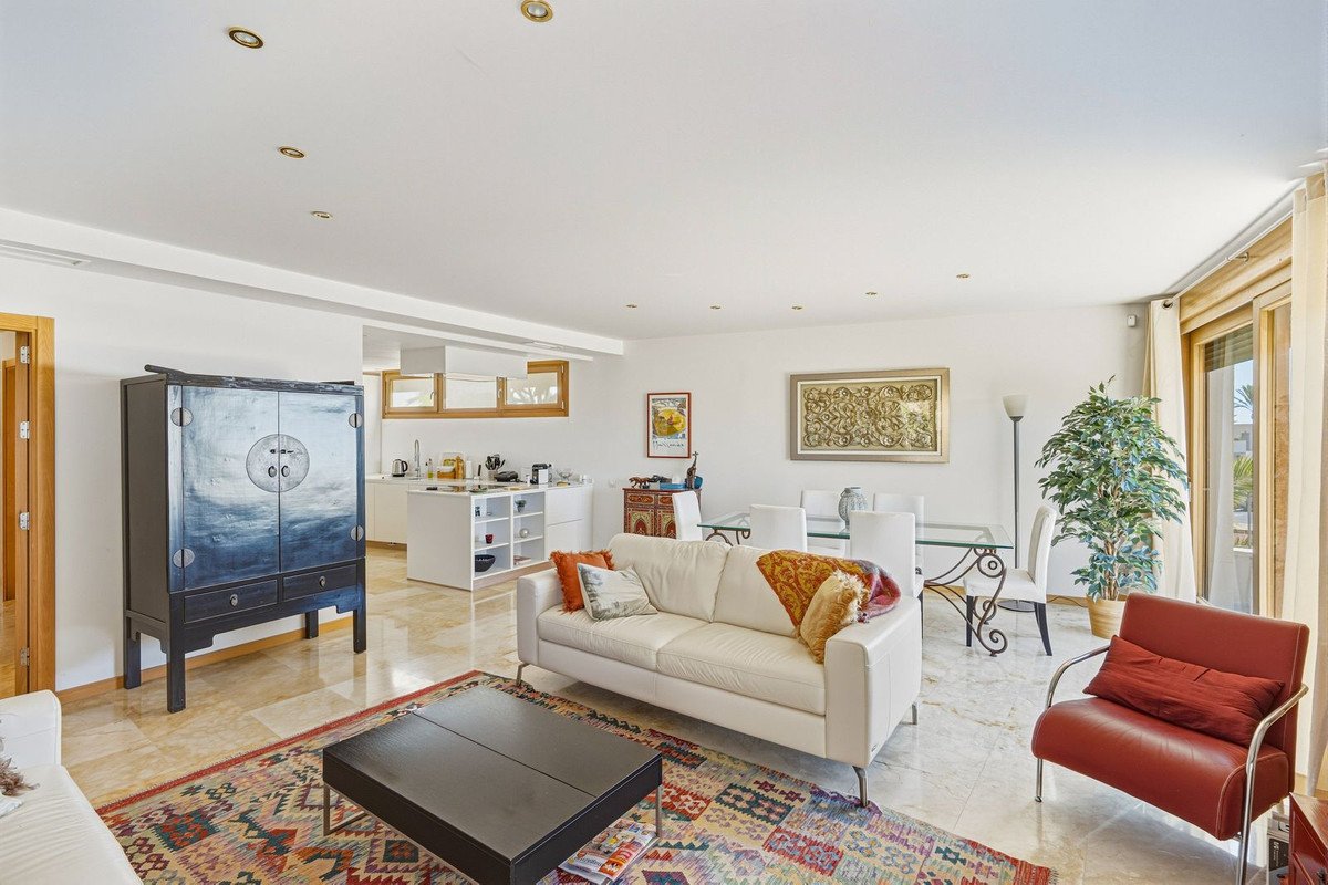 3 Bed Ground Floor Apartment in Altos de los Monteros