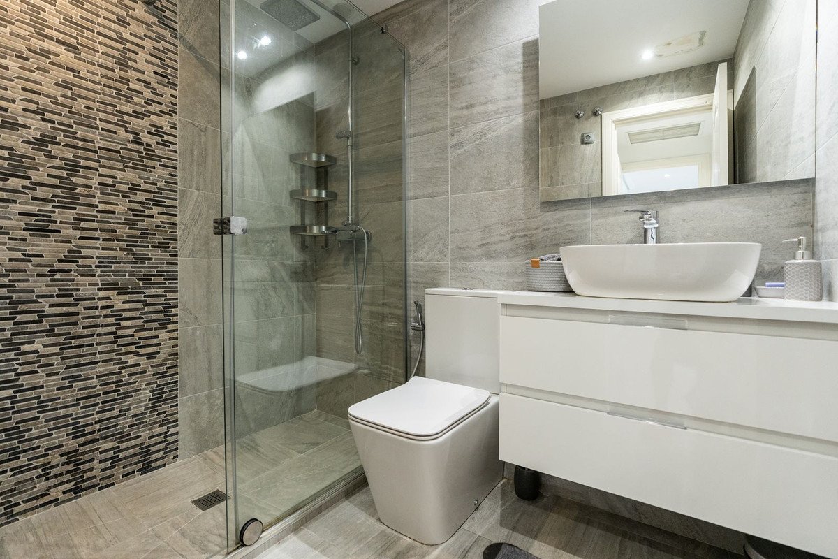 2 Bed Ground Floor Apartment in Puerto Banús