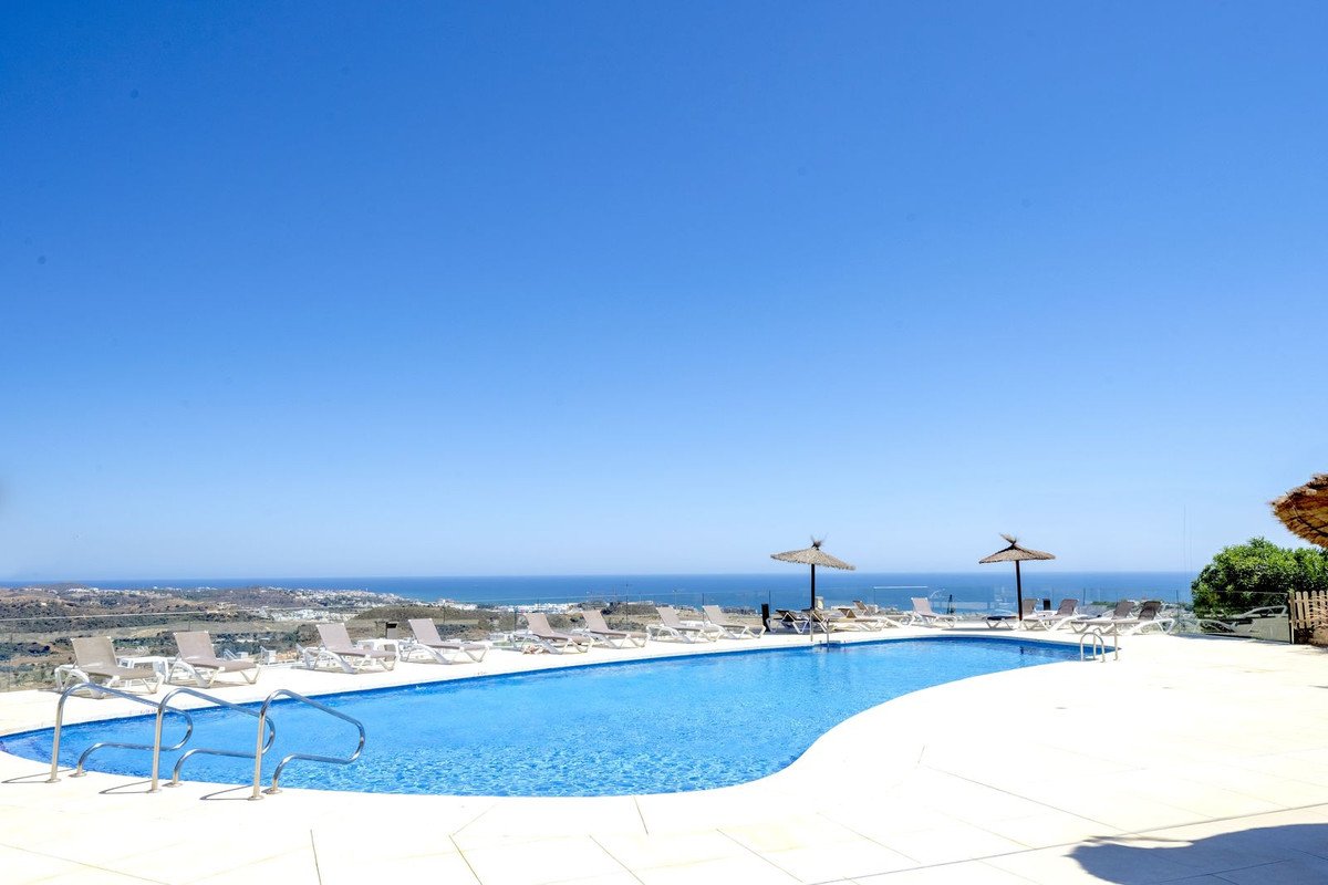 3 Bed Penthouse Duplex in Calanova Golf