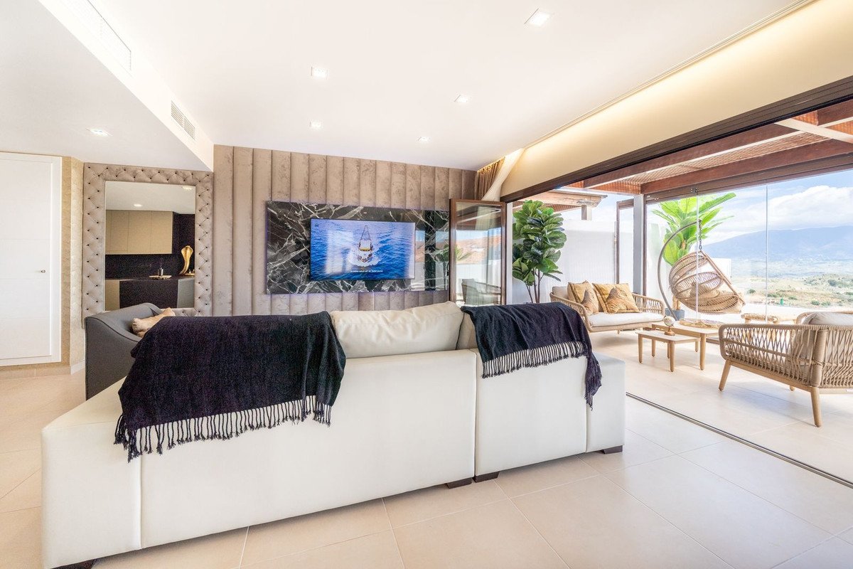 3 Bed Penthouse Duplex in Calanova Golf