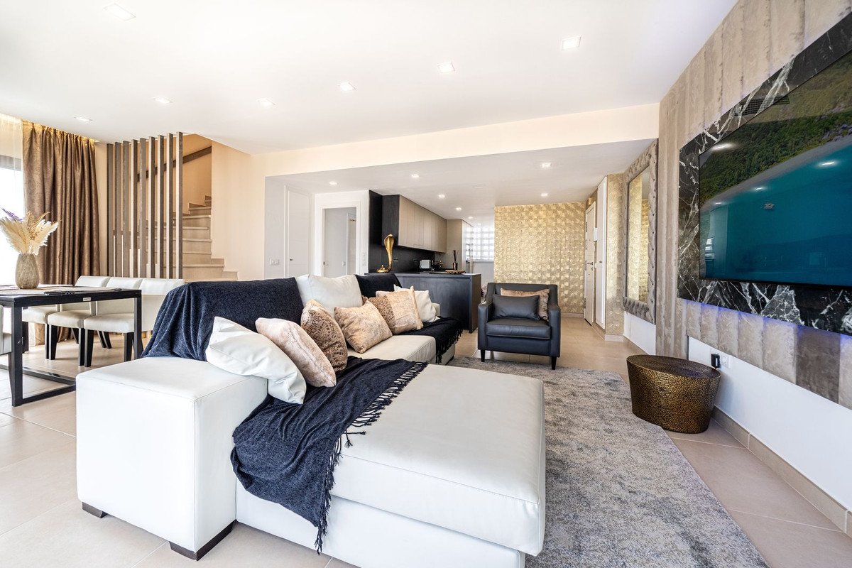 3 Bed Penthouse Duplex in Calanova Golf
