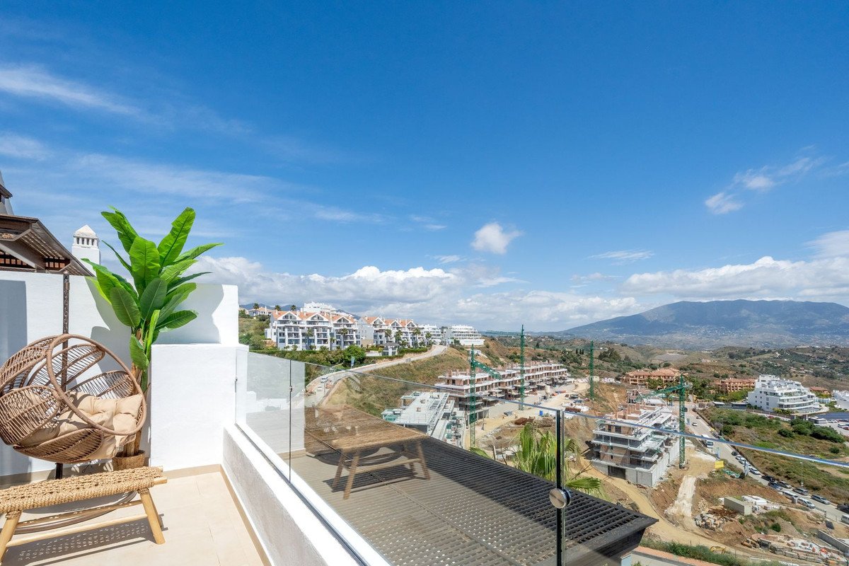3 Bed Penthouse Duplex in Calanova Golf