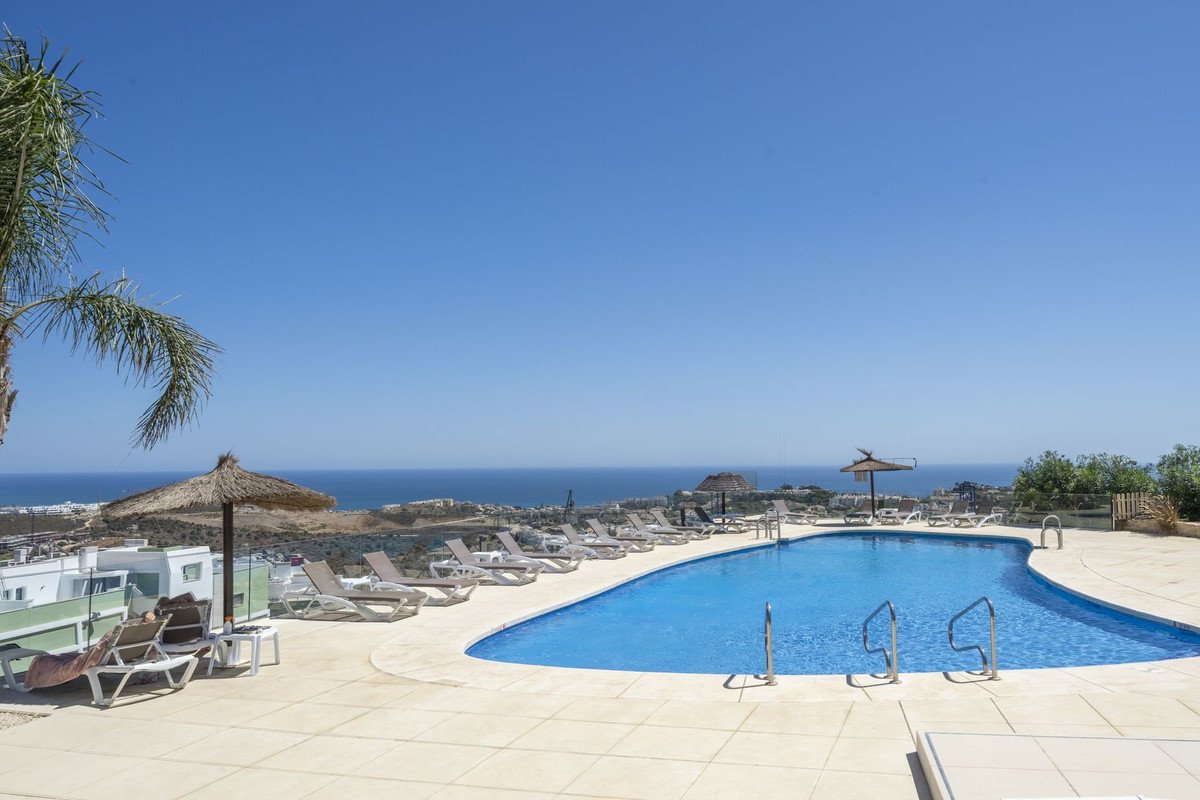 3 Bed Penthouse Duplex in Calanova Golf