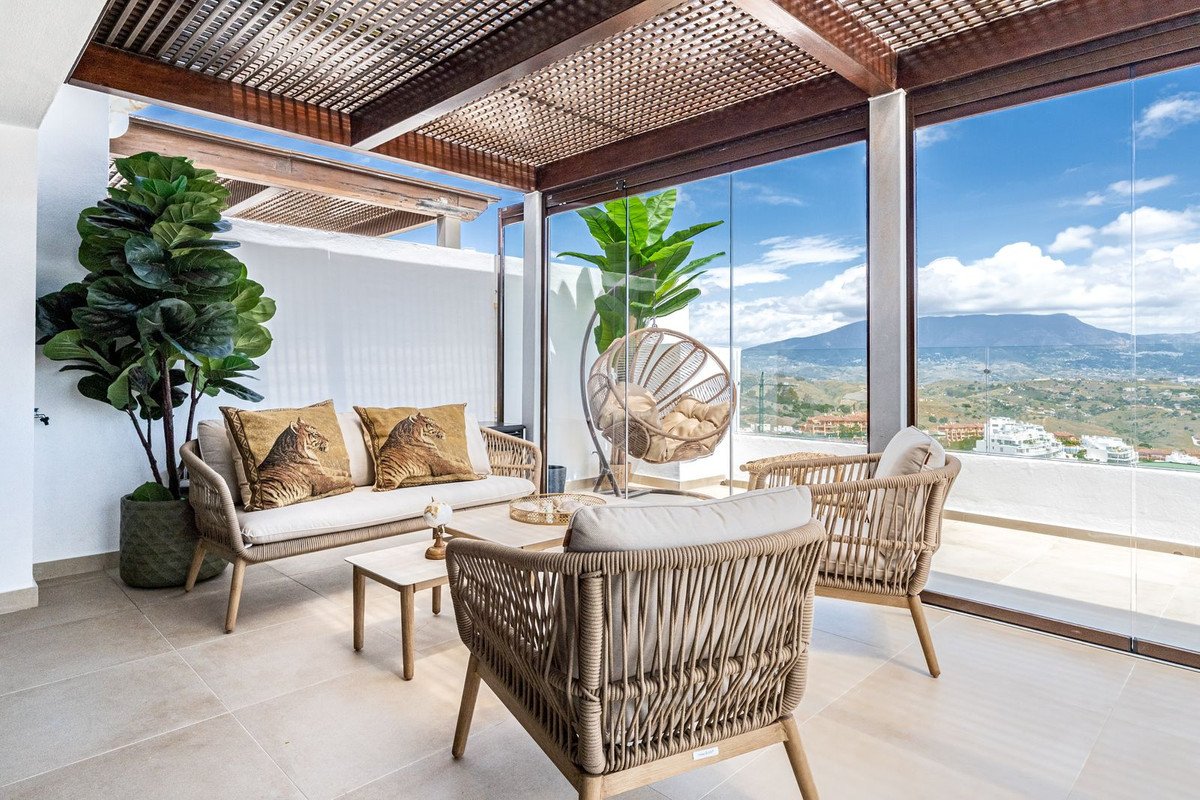 3 Bed Penthouse Duplex in Calanova Golf