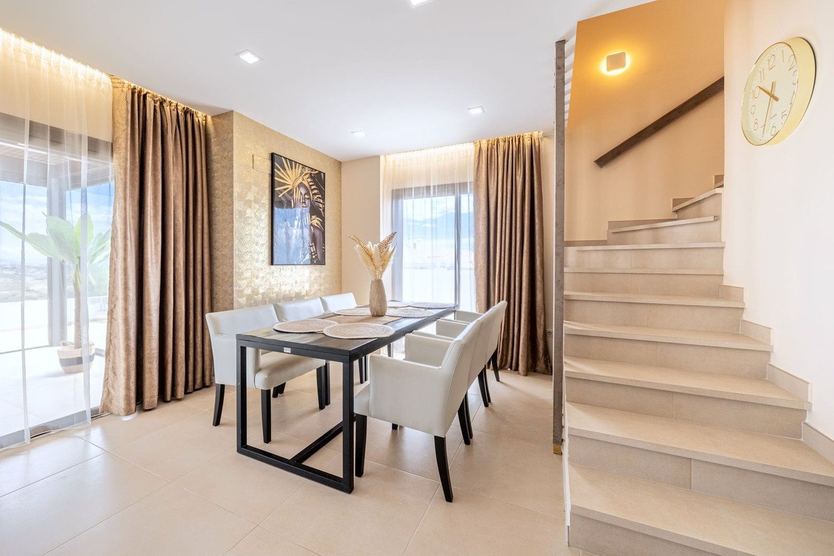 3 Bed Penthouse Duplex in Calanova Golf
