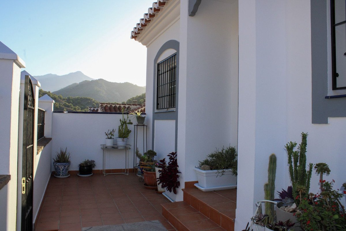 3 Bed Semi-Detached House in Frigiliana