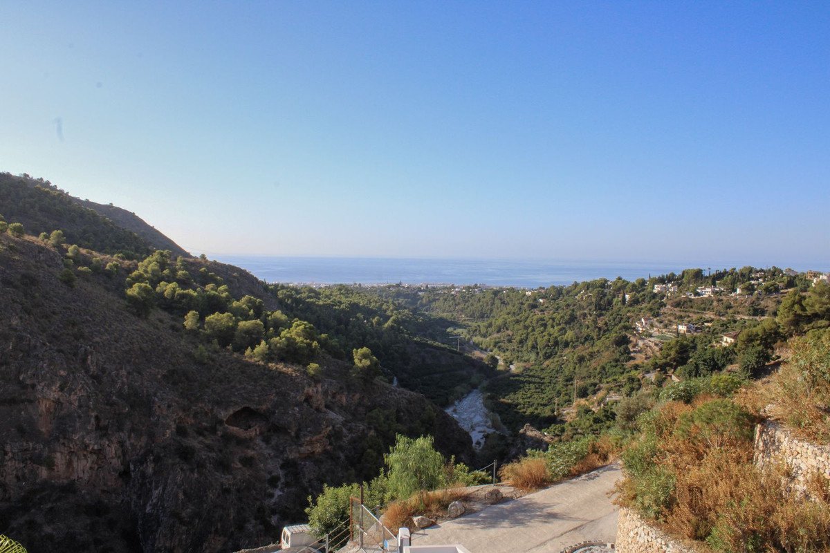 3 Bed Semi-Detached House in Frigiliana