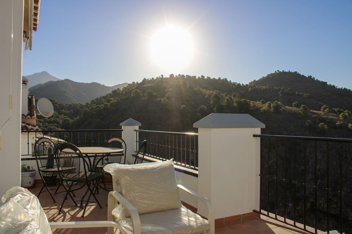 3 Bed Semi-Detached House in Frigiliana