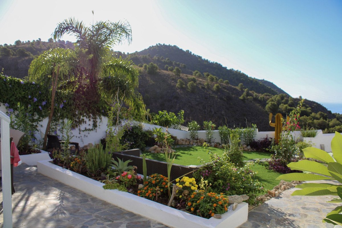 3 Bed Semi-Detached House in Frigiliana