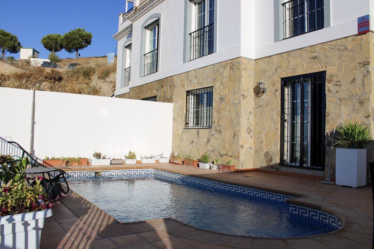 3 Bed Semi-Detached House in Frigiliana