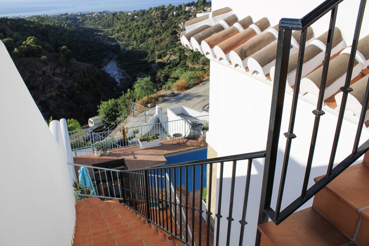 3 Bed Semi-Detached House in Frigiliana