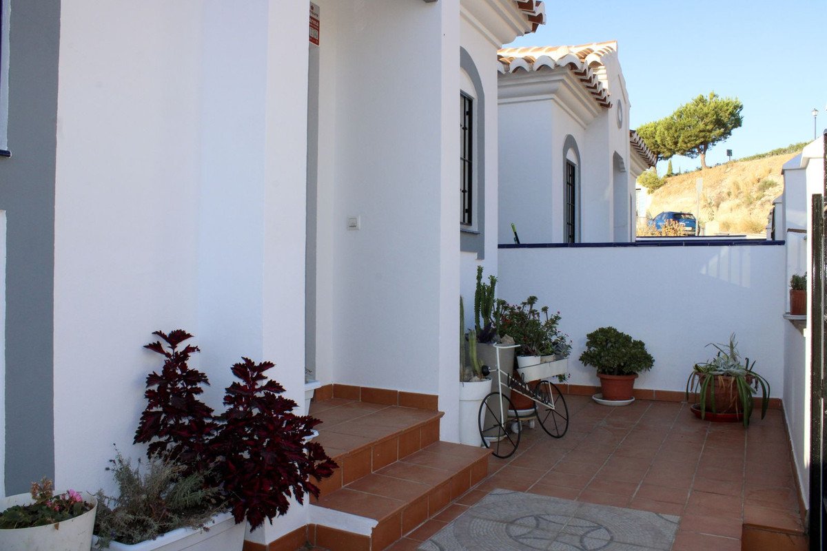 3 Bed Semi-Detached House in Frigiliana
