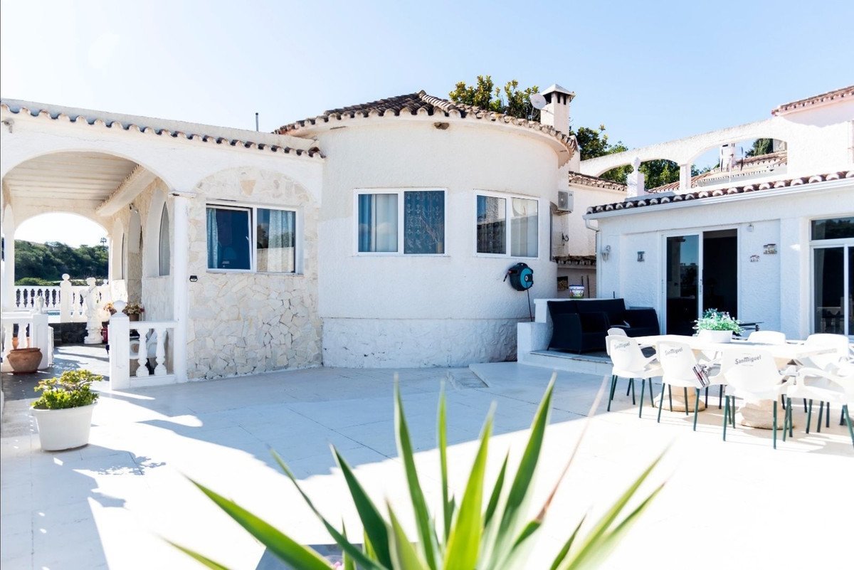 7 Bed Detached Villa in Mijas Costa