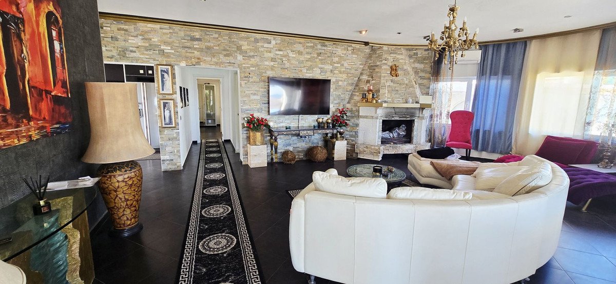 7 Bed Detached Villa in Mijas Costa