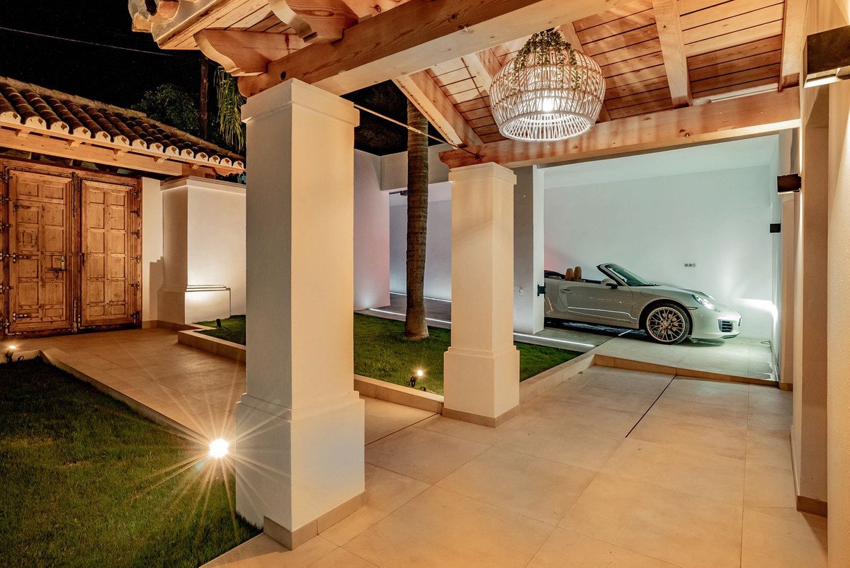 6 Bed Detached Villa in Nagüeles