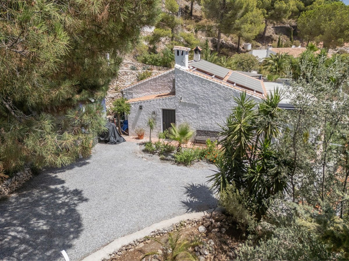 2 Bed Detached Villa in Cómpeta