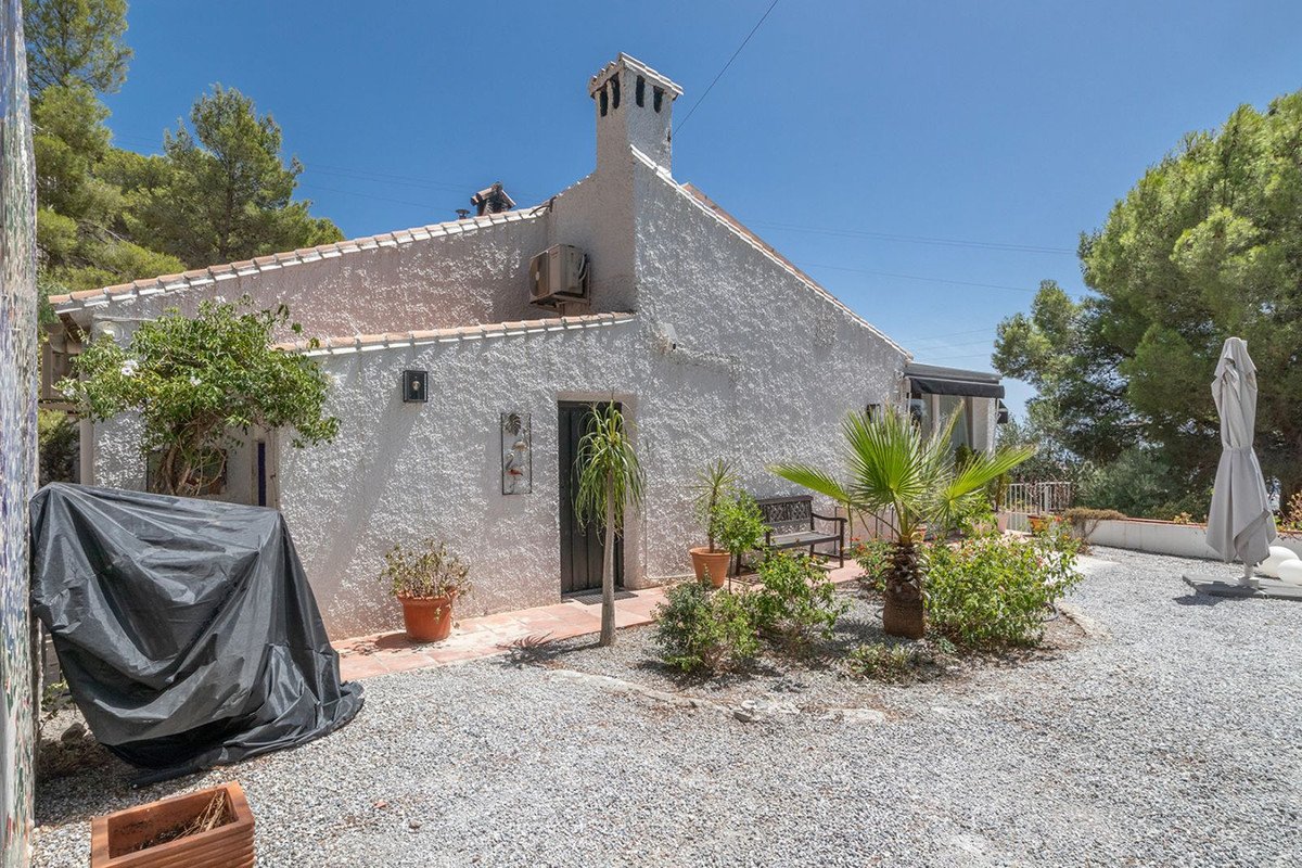 2 Bed Detached Villa in Cómpeta