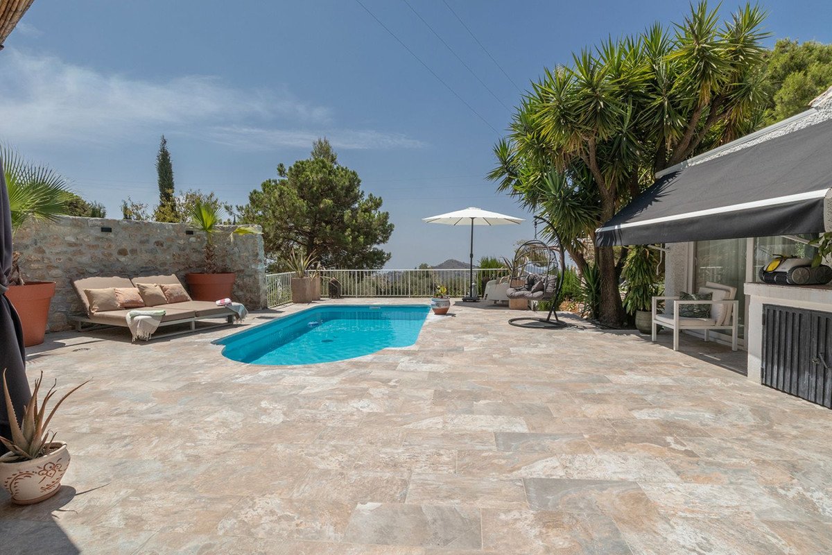 2 Bed Detached Villa in Cómpeta