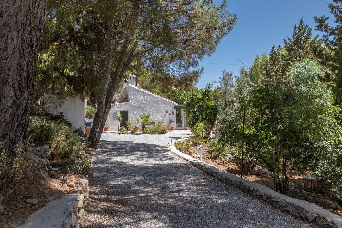 2 Bed Detached Villa in Cómpeta