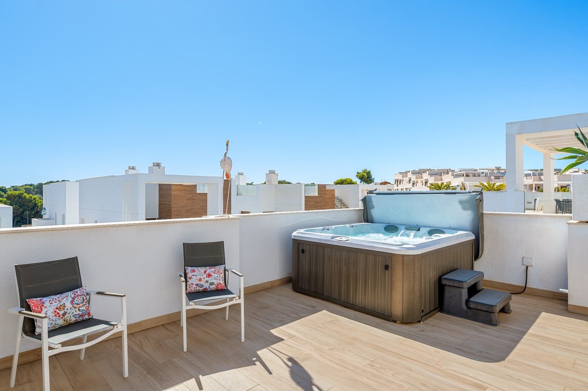 2 Bed Ground Floor Apartment in Torrevieja