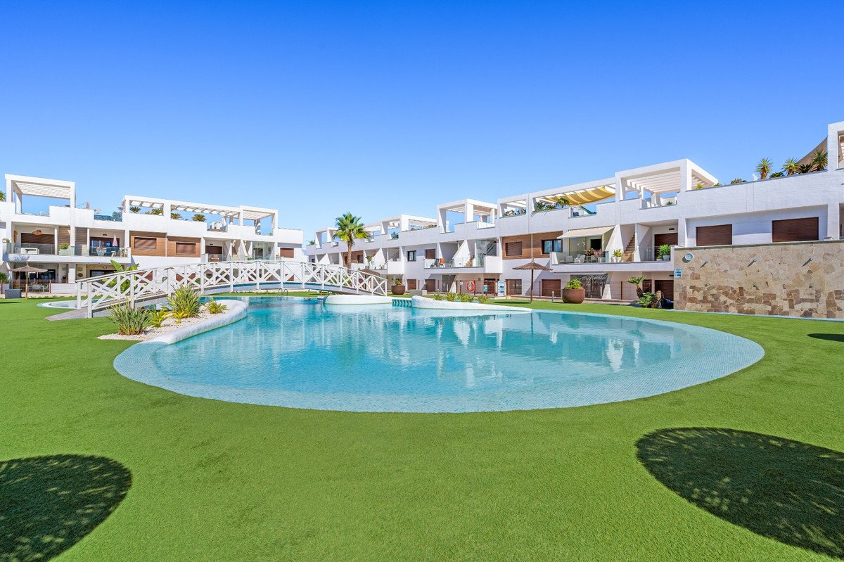 2 Bed Ground Floor Apartment in Torrevieja