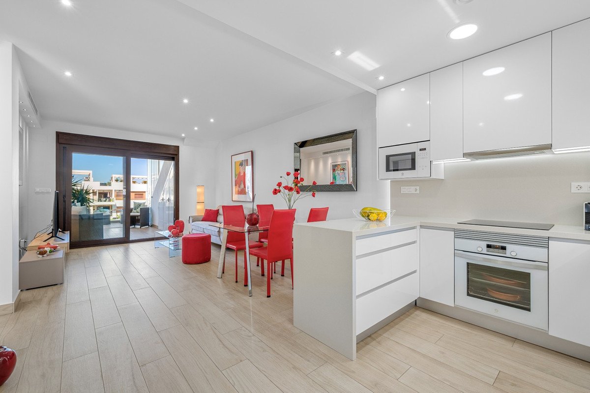2 Bed Ground Floor Apartment in Torrevieja