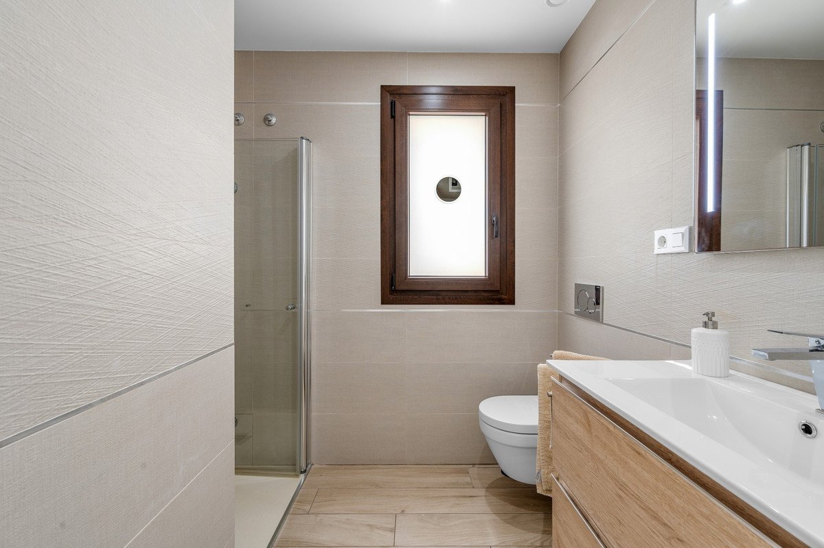 2 Bed Ground Floor Apartment in Torrevieja