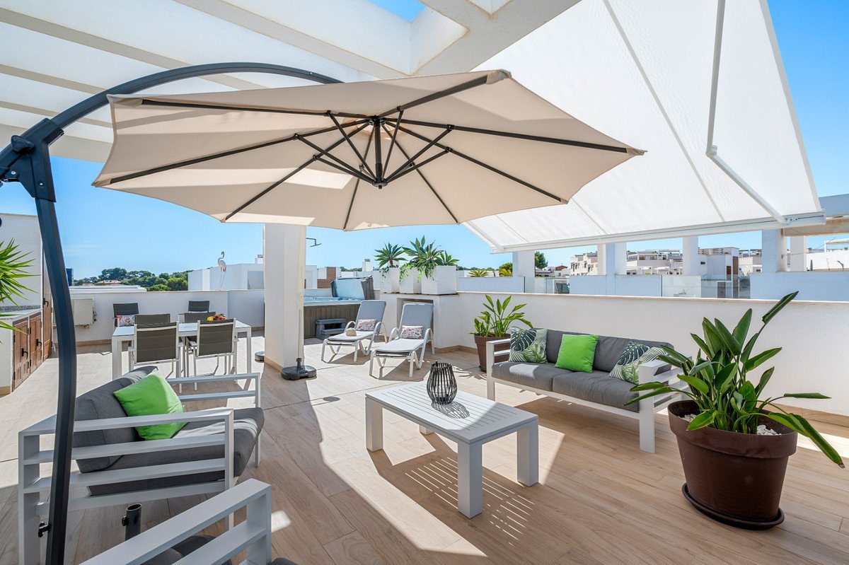 2 Bed Ground Floor Apartment in Torrevieja