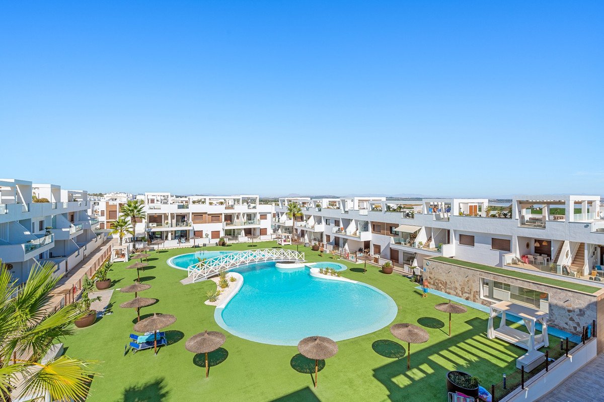 2 Bed Ground Floor Apartment in Torrevieja