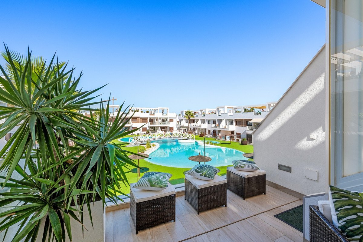 2 Bed Ground Floor Apartment in Torrevieja