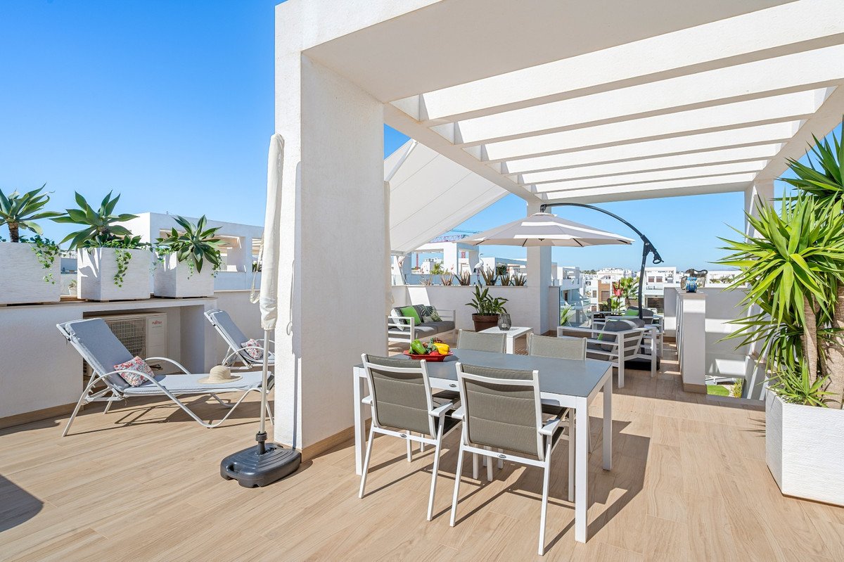 2 Bed Ground Floor Apartment in Torrevieja