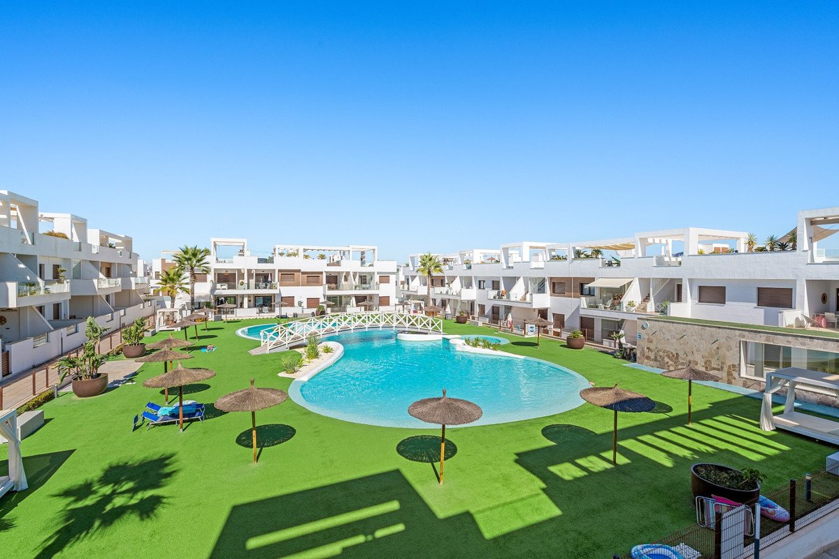 2 Bed Ground Floor Apartment in Torrevieja