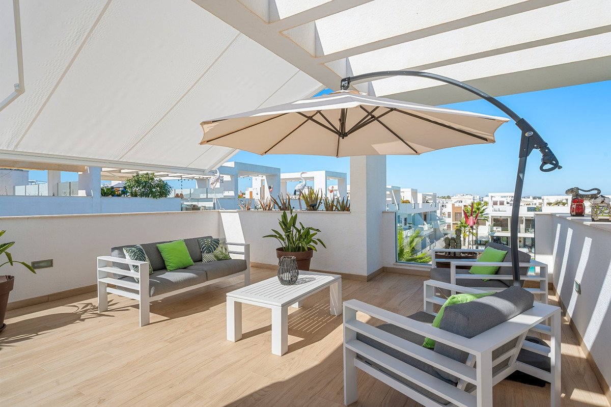 2 Bed Ground Floor Apartment in Torrevieja