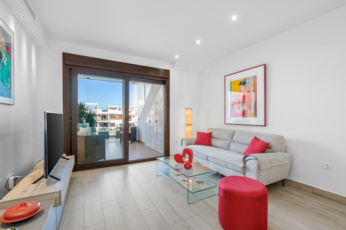 2 Bed Ground Floor Apartment in Torrevieja