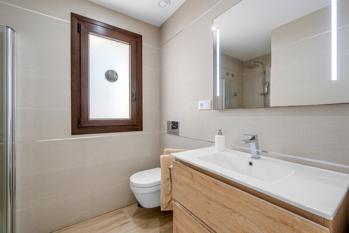 2 Bed Ground Floor Apartment in Torrevieja