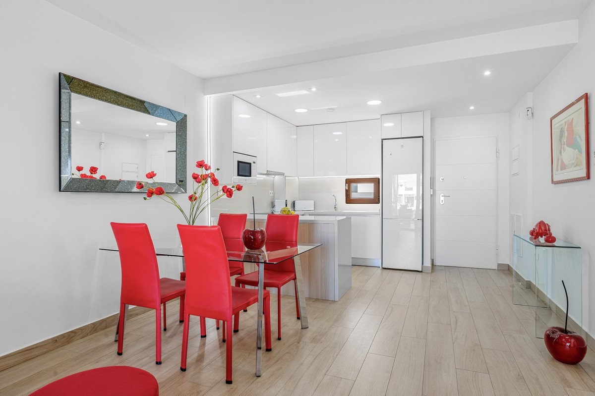 2 Bed Ground Floor Apartment in Torrevieja