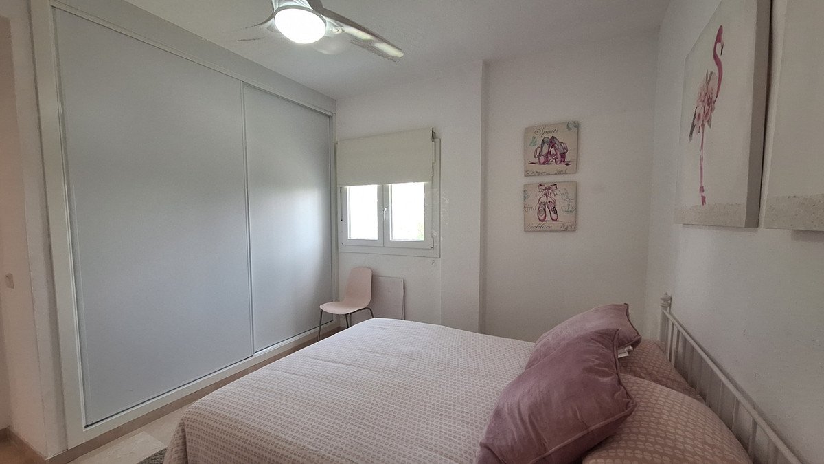 2 Bed Middle Floor Apartment in Estepona